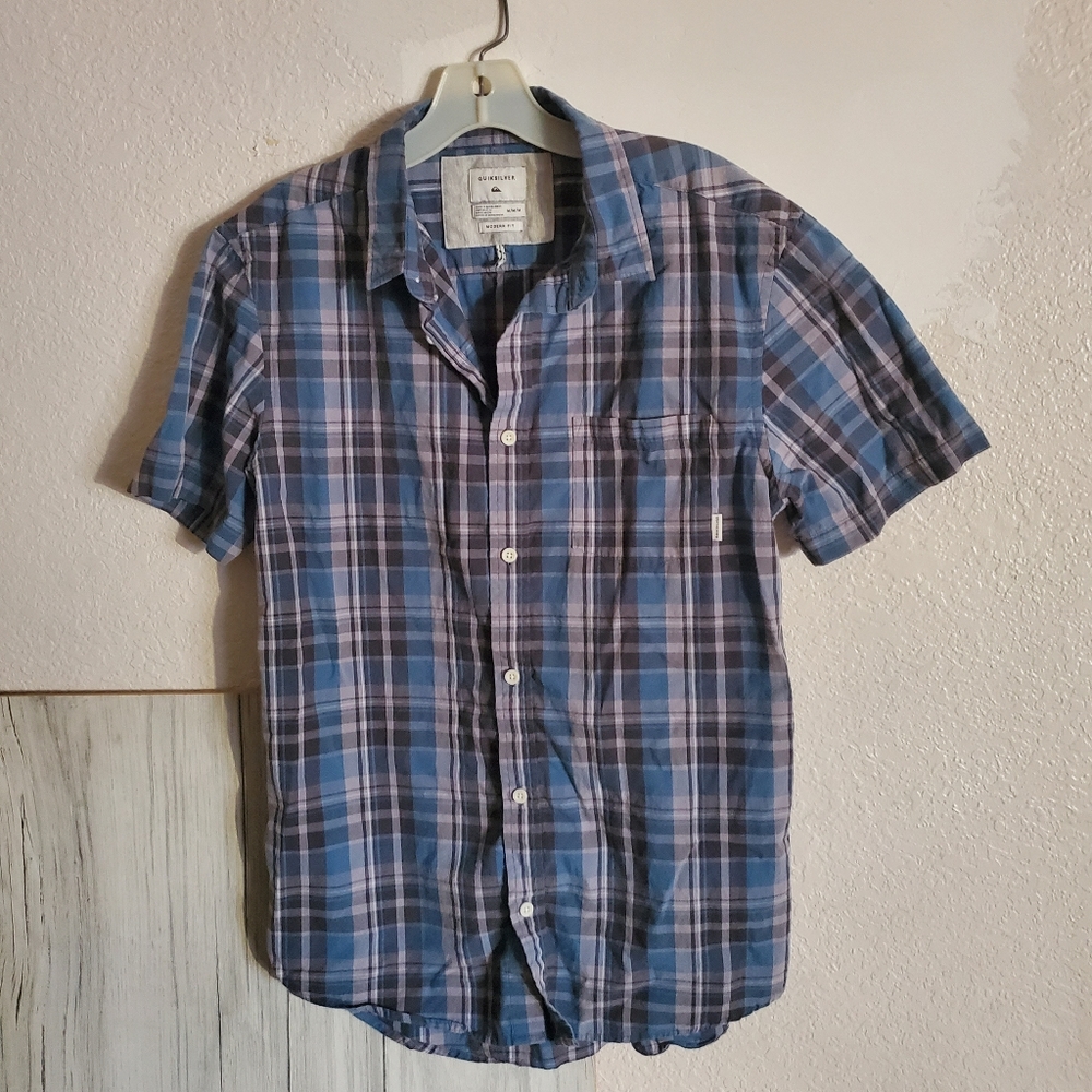 Quiksilver Men's Short Sleeve Plaid Button Down Collared Shirt